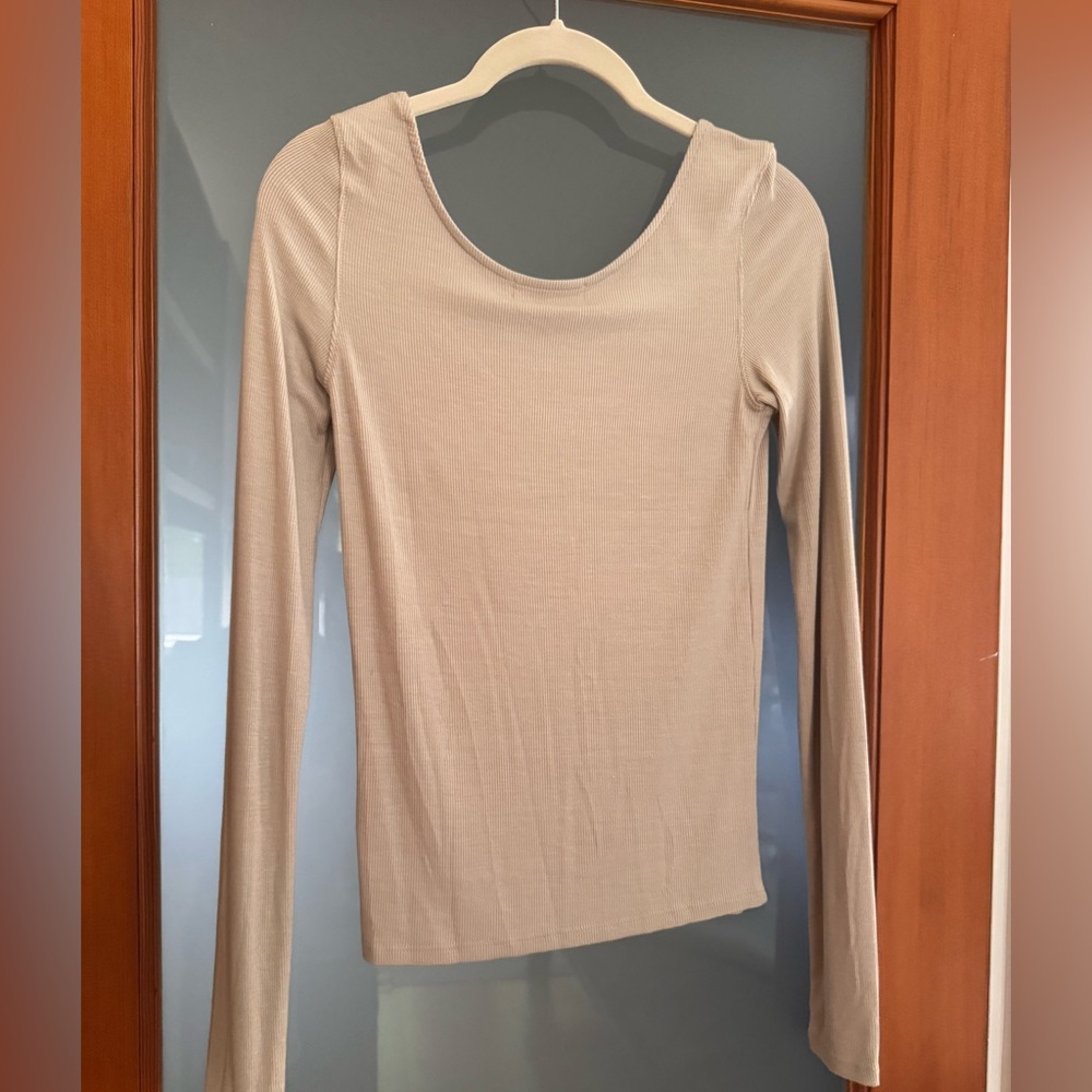 Classic Scoop Neck Long Sleeve in Dune - Picture 4 of 6